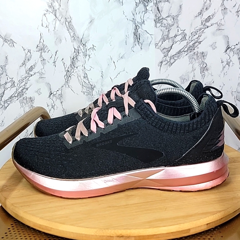 Brooks Womens Levitate 2 LE Lace-up Running Sneaker Shoe Black Metal Pink Sz 7.5